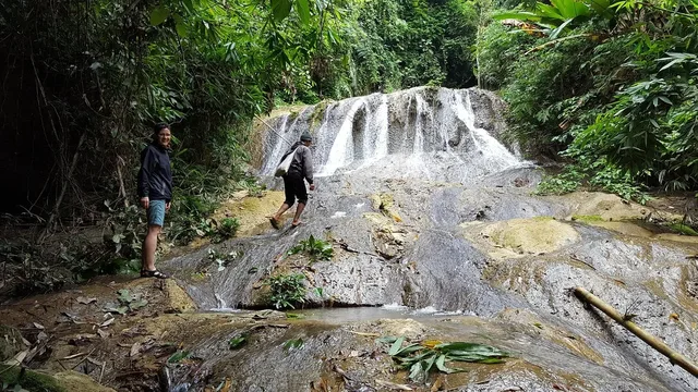 Nong Khiaw - Tadmok Waterfall Trek, Slow Boat and Villages -Half Day 3