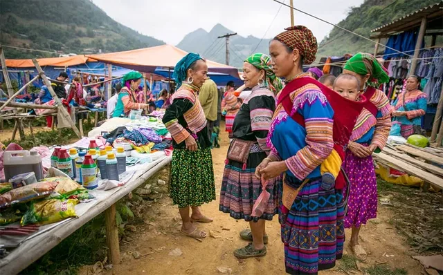 Trekking To Tribal villages of Phounoi and Akha Oma - 2 Days 1